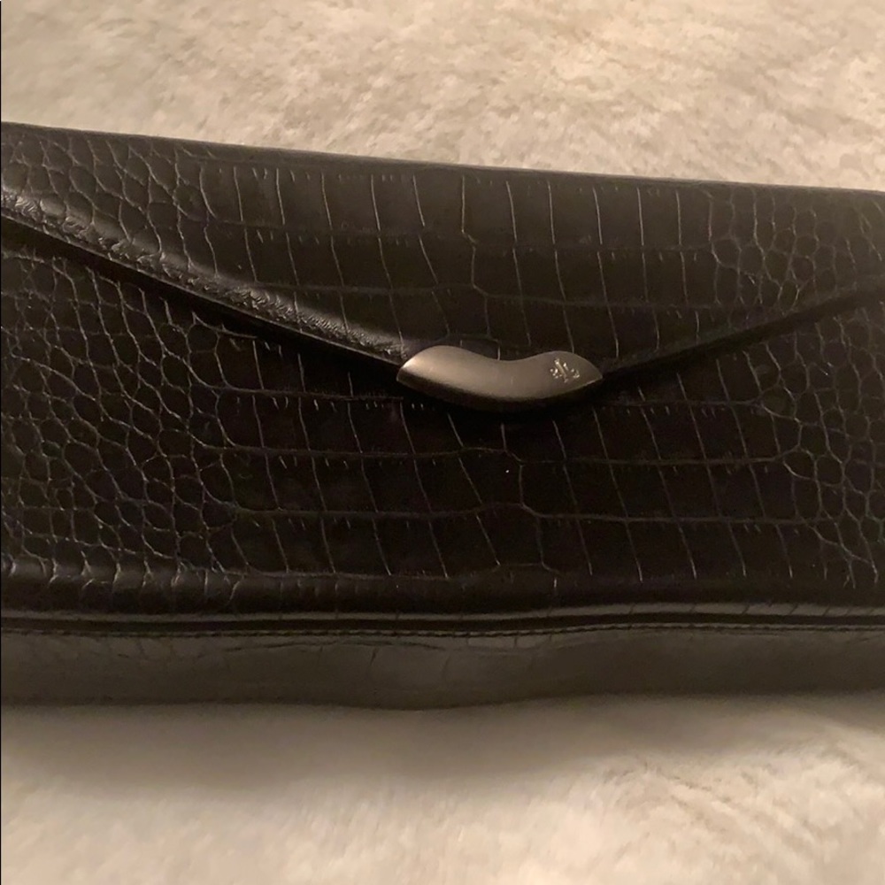 Black clutch